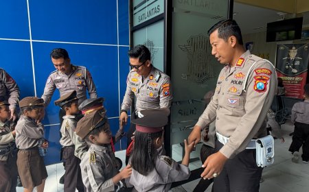 Polisi Sahabat Anak, Polresta Sidoarjo Tanamkan Tertib Lalu Lintas