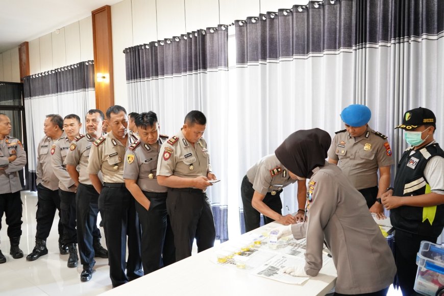 Kapolres Situbondo Pimpin Pemeriksaan Internal melalui Tes Urine